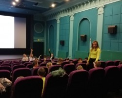 Создатели журналов серии «Рюкзачок» провели встречу в кинотеатре Создатели журналов серии «Рюкзачок» провели встречу в кинотеатре